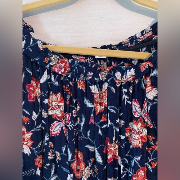 Off the shoulder floral top size M - Picture 2 of 3